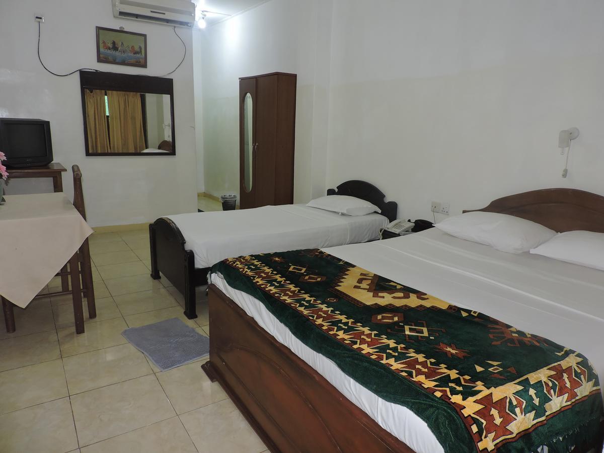 Green Park Beach Hotel Trincomalee Extérieur photo