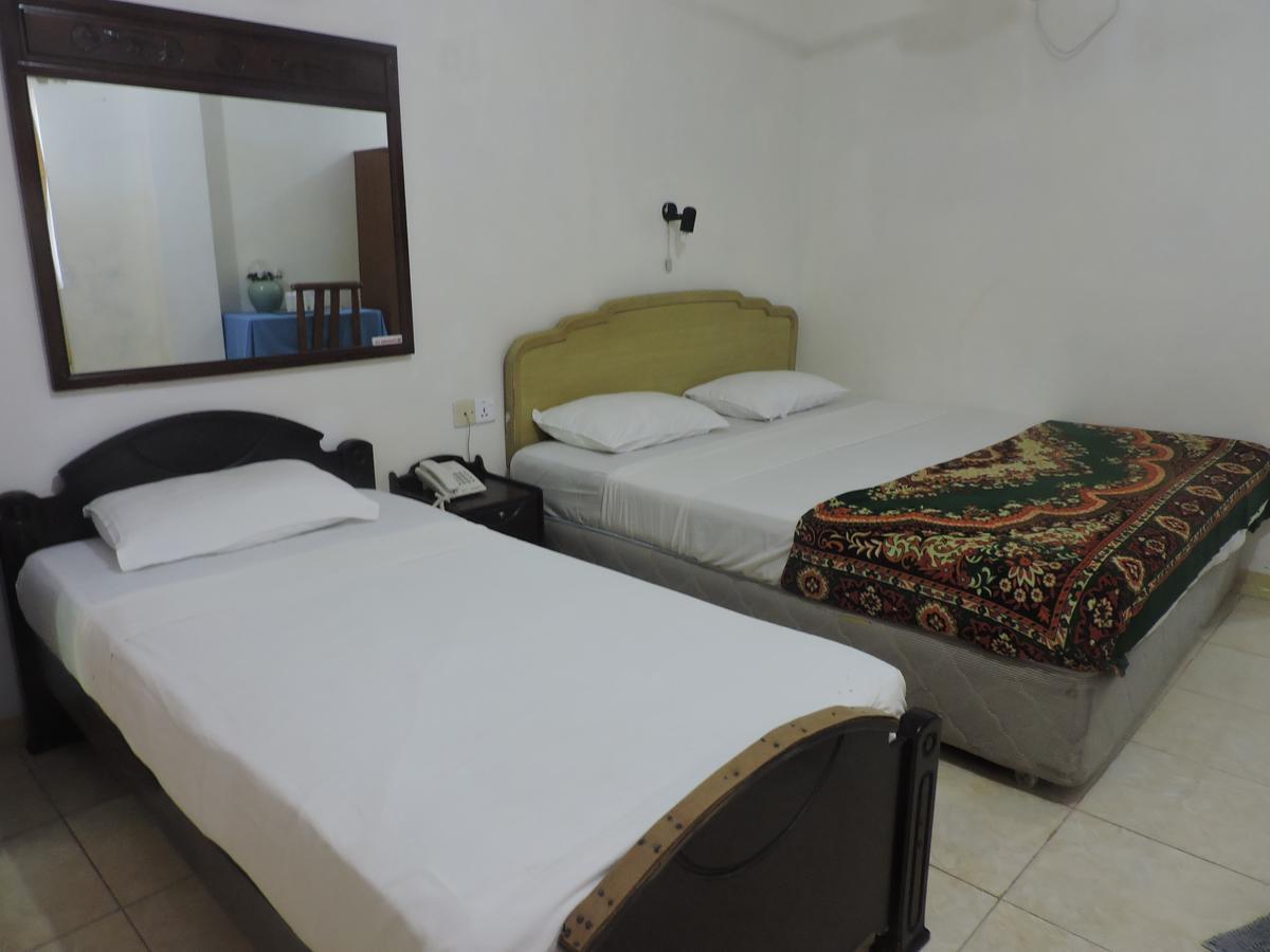 Green Park Beach Hotel Trincomalee Extérieur photo